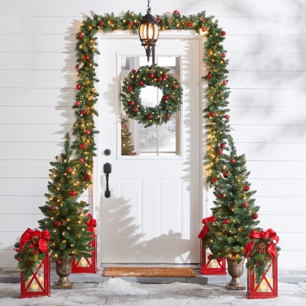 51 Christmas Door Decor Ideas to Spread Cheer_yythk (1)