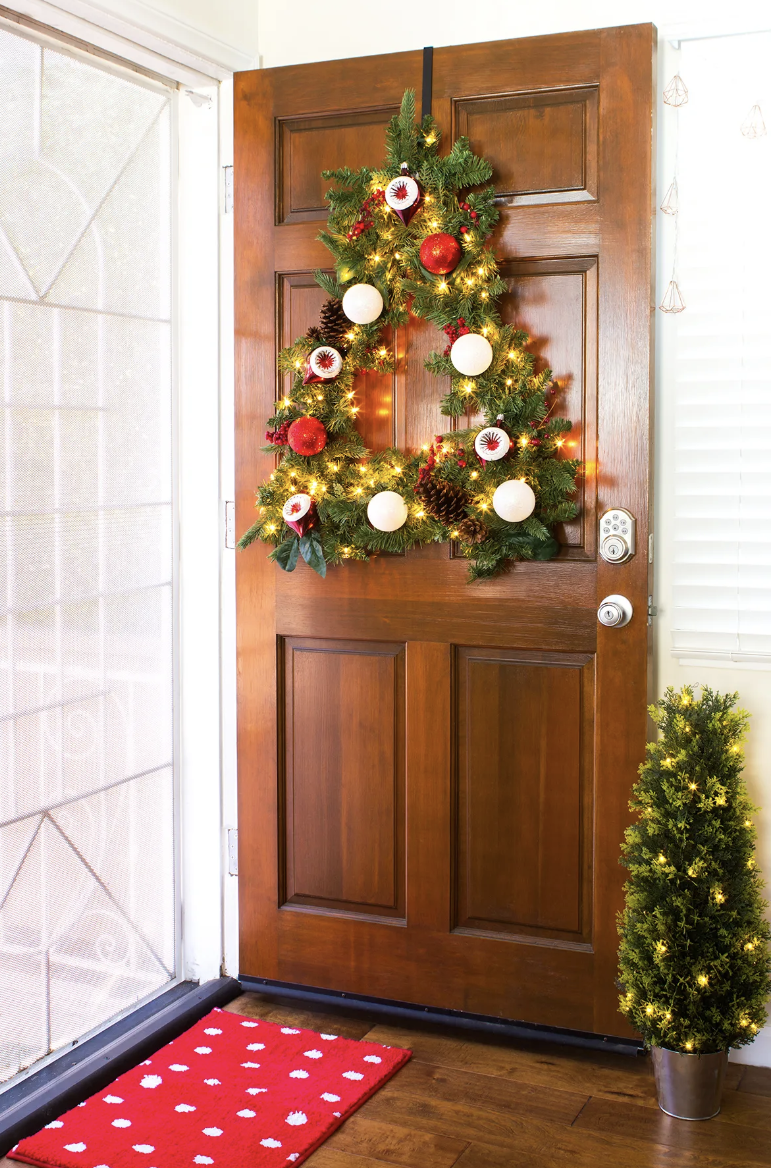 55 Best Christmas Door Decorations – Holiday Front_